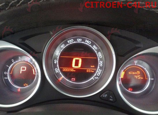 Citroen C4 Sedan с красной подсветкой
